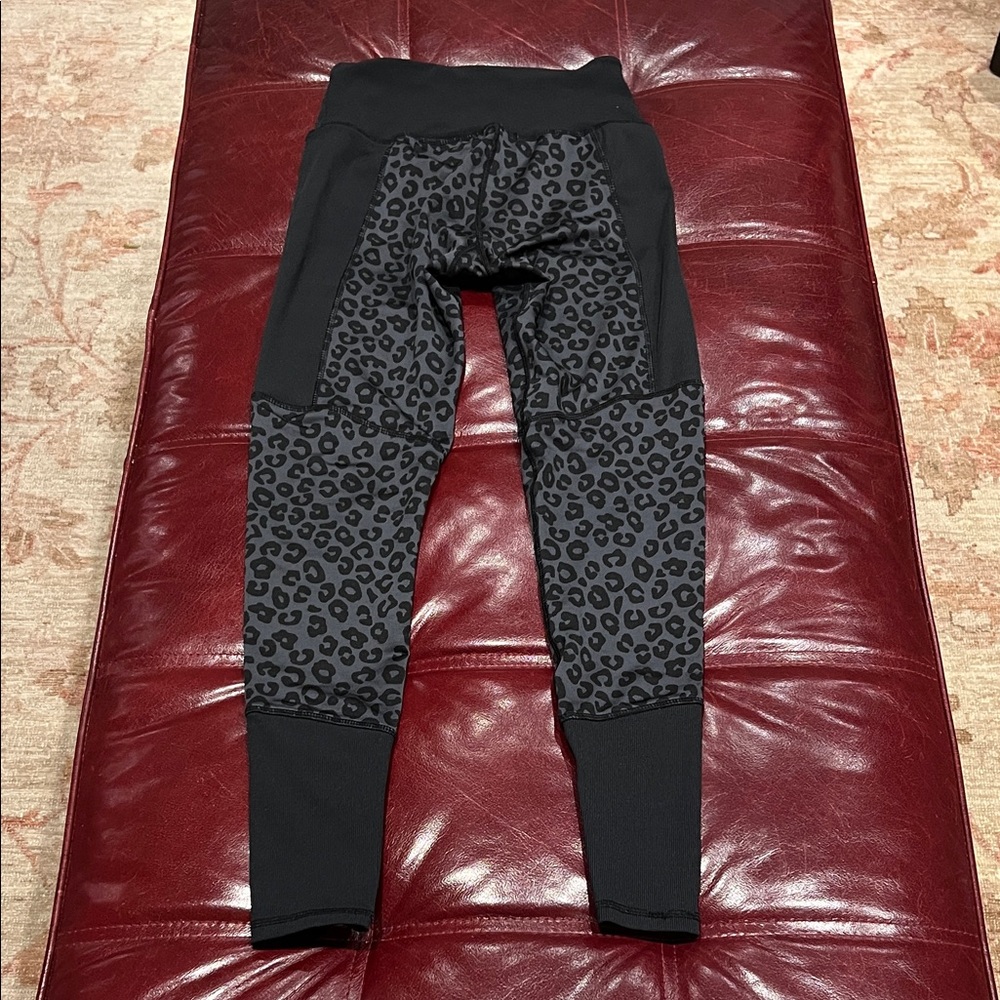 Aqua Athletic Black Textured‎ Leggings - Picture 3 of 3